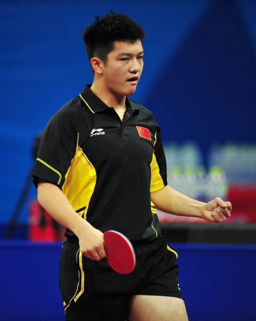 青年足球训 青年足球训